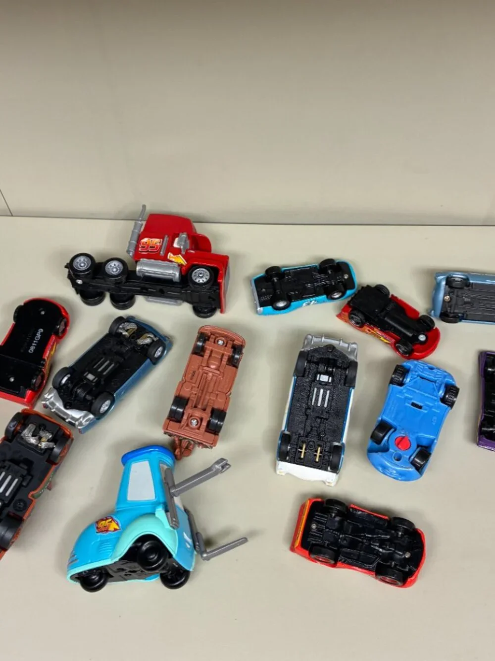 Disney Pixar Cars PLASTIC Lot Lightning McQueen Mack Truck Mater